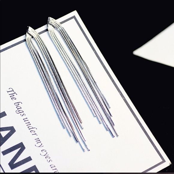 Elegant Long tassel Studded Earrings - Picture 2 of 3